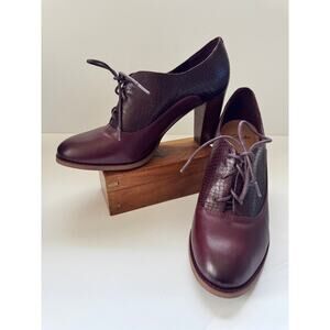 CLARKS Women 8 Burgundy Leather Oxford Heels Block Heel Lace-Up Dress Shoes NWOT